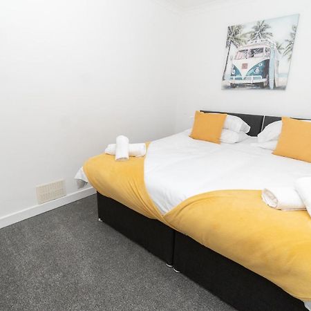 Business Friendly 3Br Home - King Size Beds & Centrally Located Swansea Esterno foto