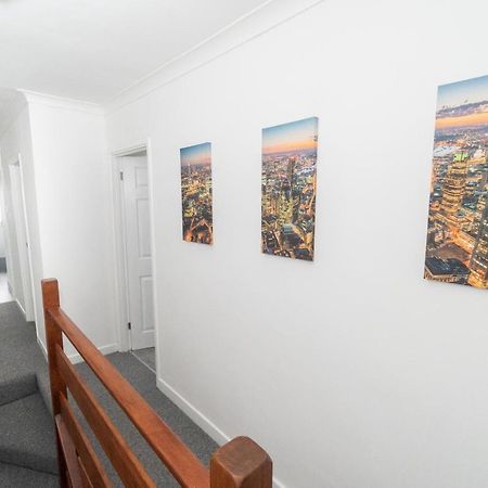 Business Friendly 3Br Home - King Size Beds & Centrally Located Swansea Esterno foto