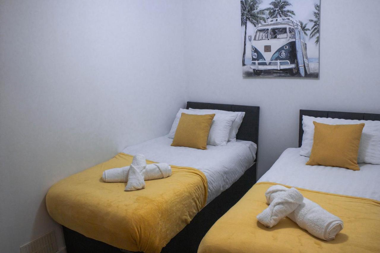 Business Friendly 3Br Home - King Size Beds & Centrally Located Swansea Esterno foto