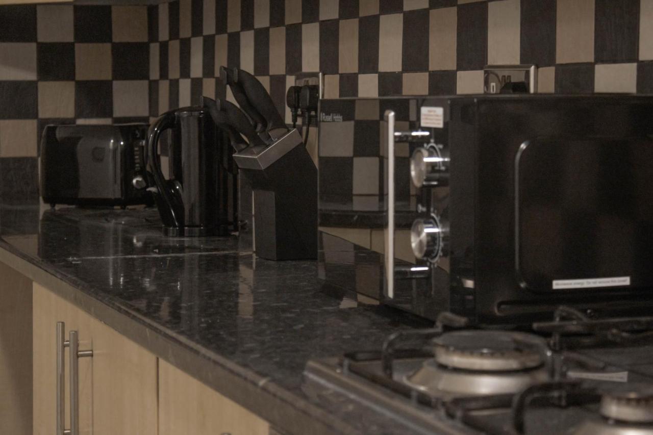 Business Friendly 3Br Home - King Size Beds & Centrally Located Swansea Esterno foto