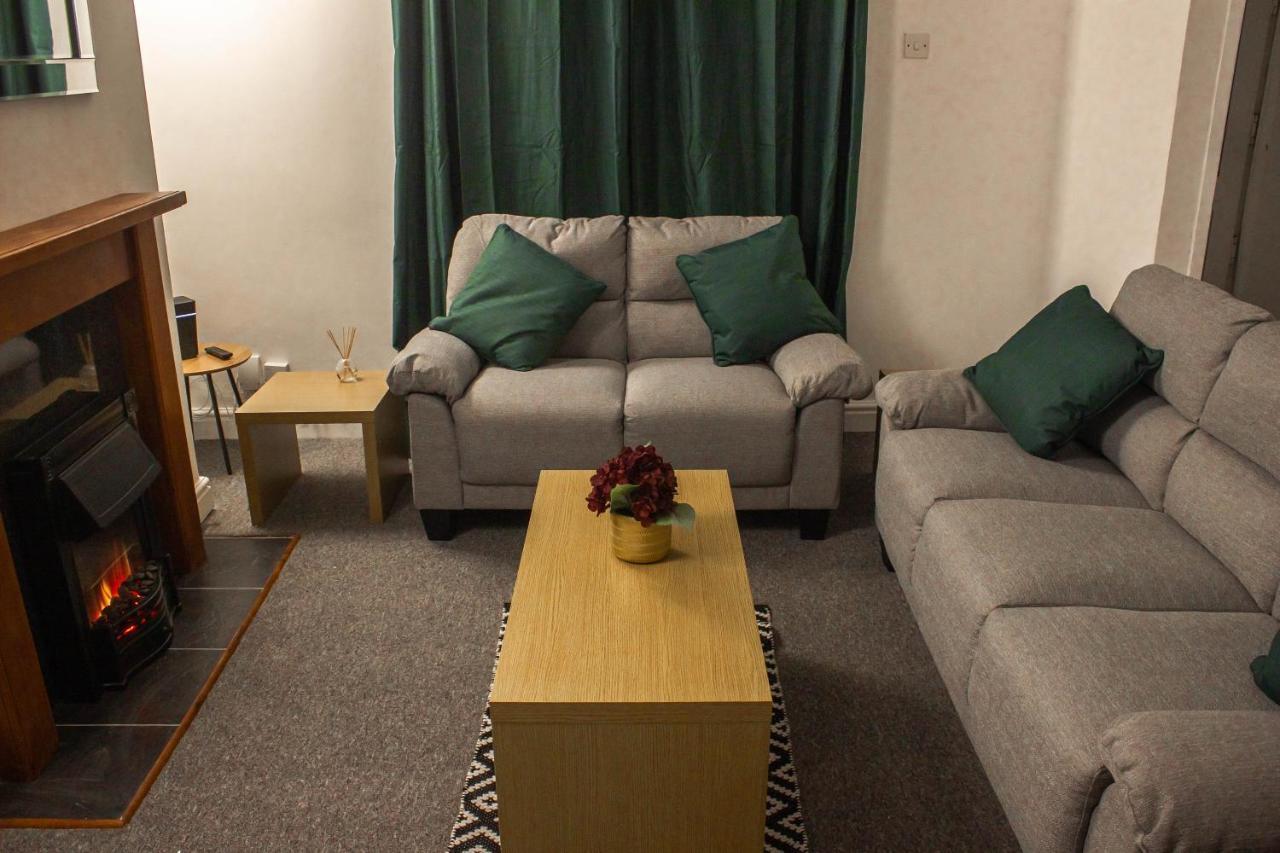 Business Friendly 3Br Home - King Size Beds & Centrally Located Swansea Esterno foto