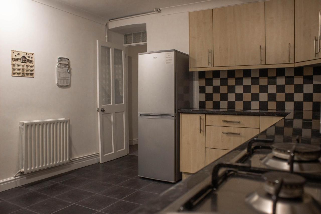 Business Friendly 3Br Home - King Size Beds & Centrally Located Swansea Esterno foto