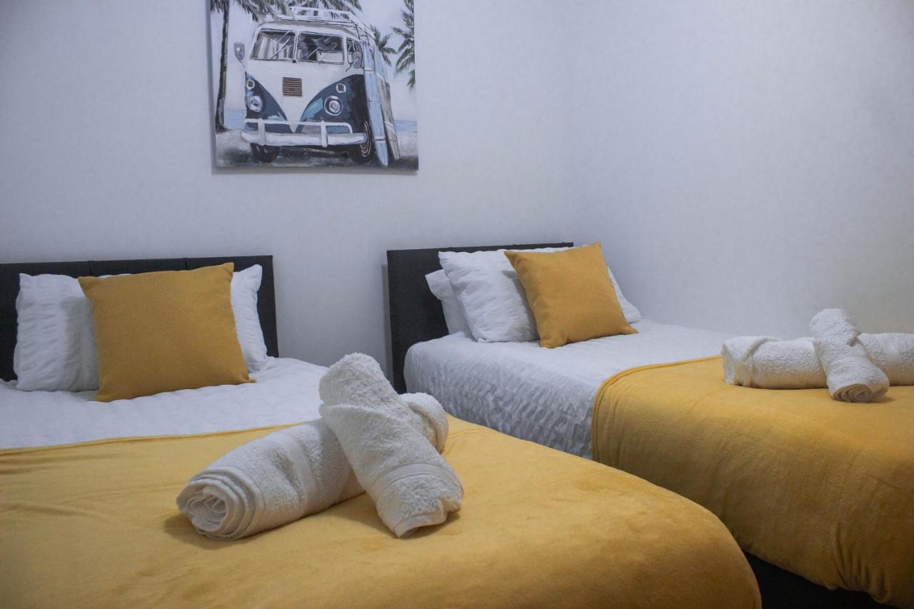 Business Friendly 3Br Home - King Size Beds & Centrally Located Swansea Esterno foto