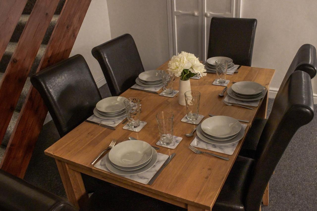 Business Friendly 3Br Home - King Size Beds & Centrally Located Swansea Esterno foto
