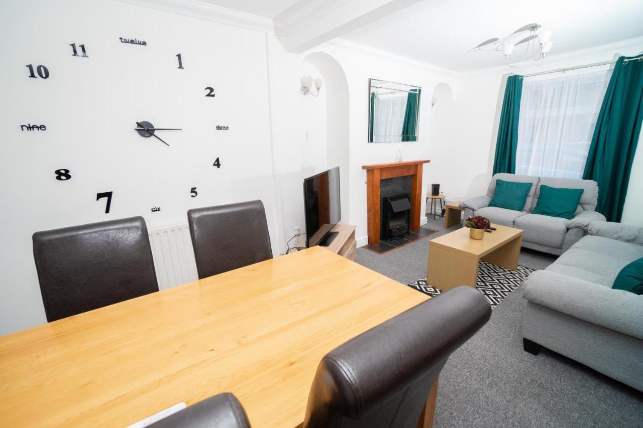 Business Friendly 3Br Home - King Size Beds & Centrally Located Swansea Esterno foto