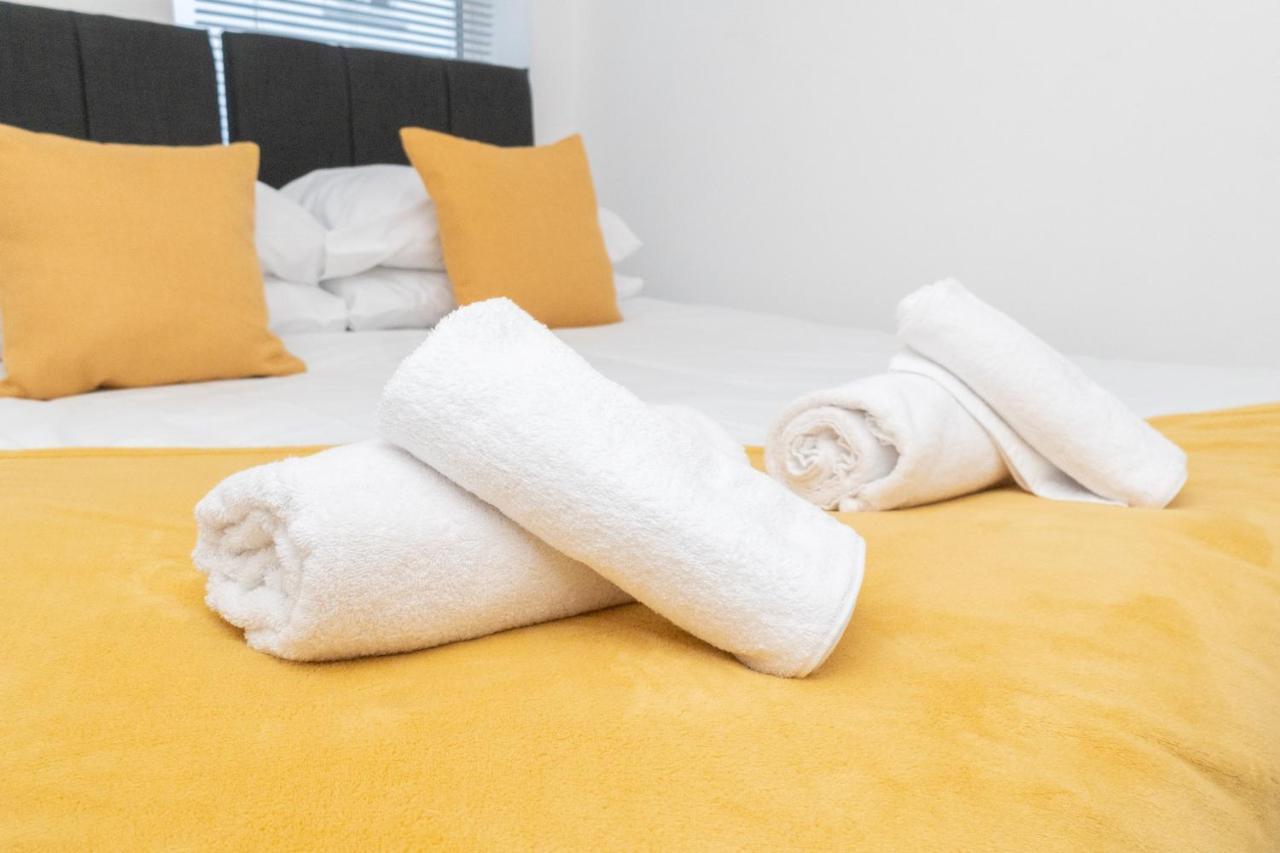 Business Friendly 3Br Home - King Size Beds & Centrally Located Swansea Esterno foto