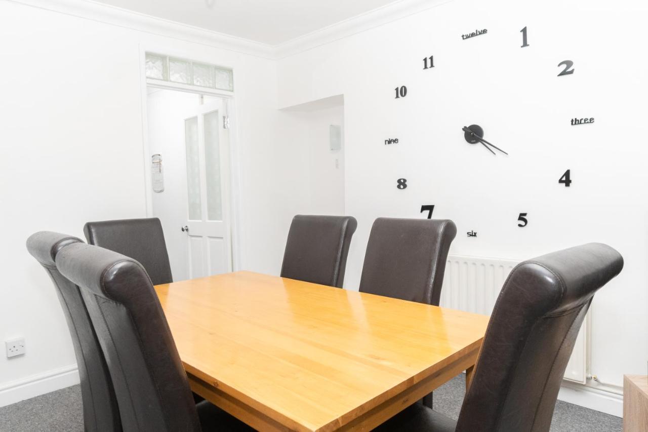Business Friendly 3Br Home - King Size Beds & Centrally Located Swansea Esterno foto